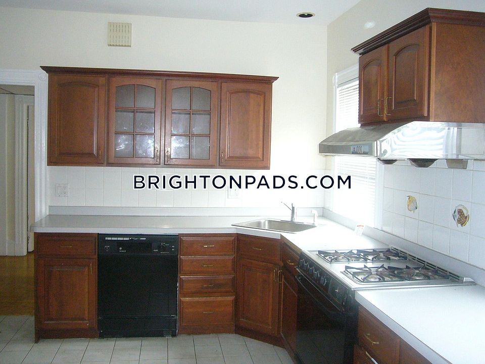 1st image of 51 Falkland St #2NDFLOOR