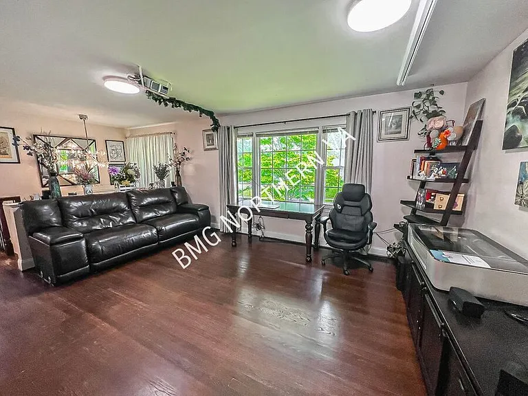 8237 Smithfield Ave — Photo 5