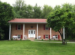 103 Country Club Rd, Carlisle, PA 17015