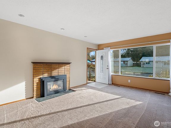 4th image of 3007 Catalina Drive SE