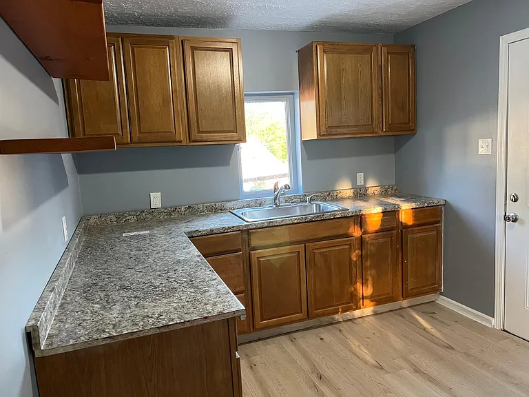 500 Beecher St #1 — Photo 7