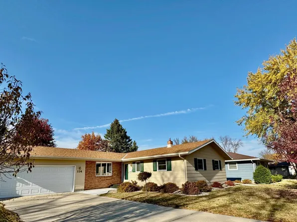 114 Circle Dr, Marshall, MN 56258