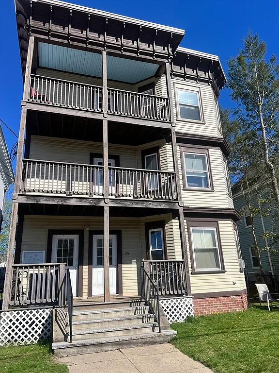 3 bed, 1.0 bath, $2,200 — Photo 1