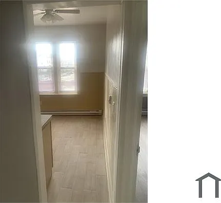 3 bed, 900 sqft, $2,500 — Photo 3