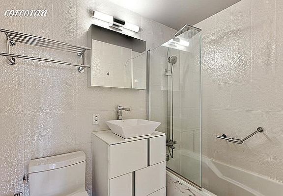 5th image of 155 W 68th St APT 824