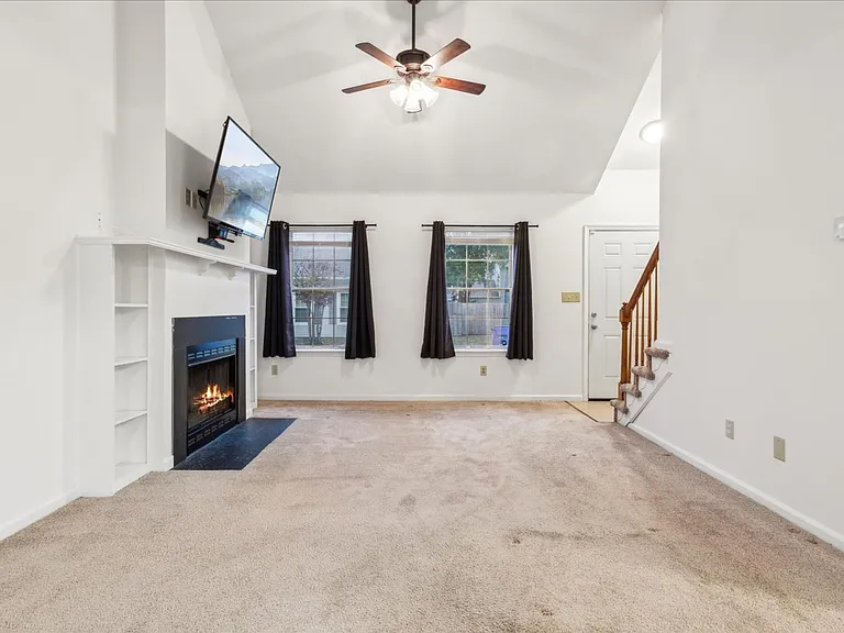 215 Old Bridge Ct — Photo 12
