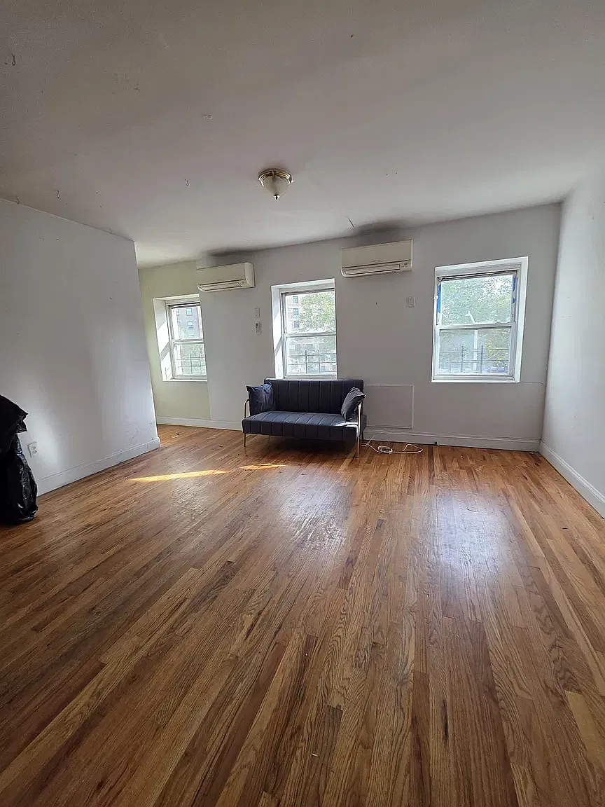 323A Pulaski Street — Photo 1