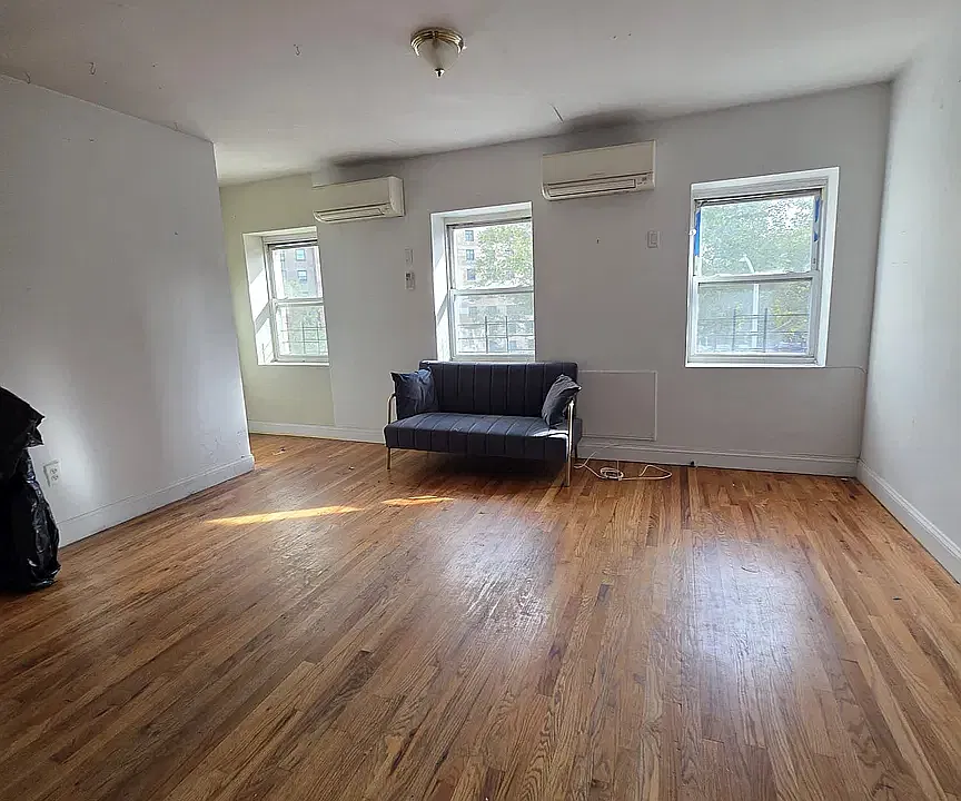 323A Pulaski St #3