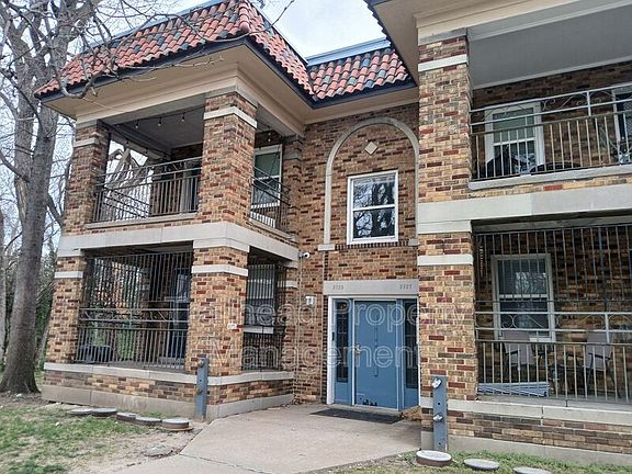 2nd image of 2725 Campbell St #1NE
