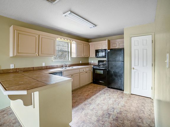 5th image of 156-158 N Wind Ridge Ln