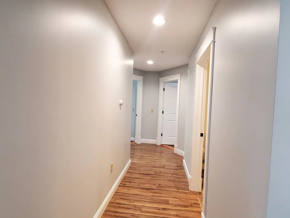 191 Center St