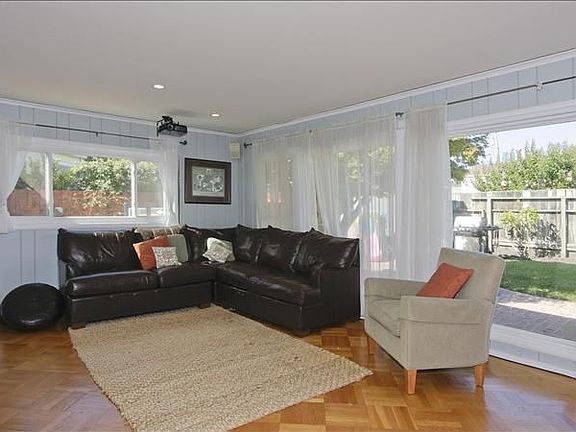 5th image of 341 Linden Ave