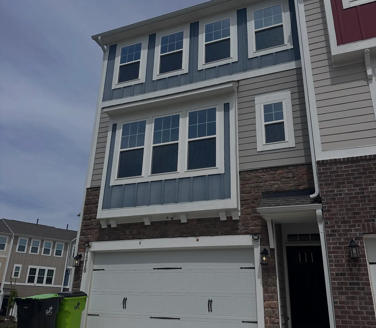 1210 Freeport Dr — Photo 1