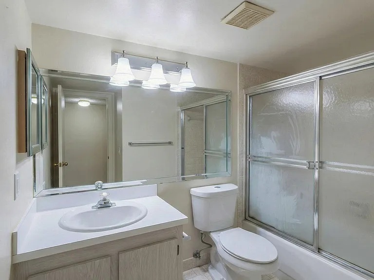 222 Pine Hov Cir #2B — Photo 6