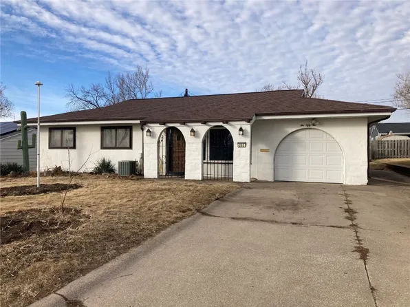 252 Drinkward St NW, Cedar Rapids, IA 52405