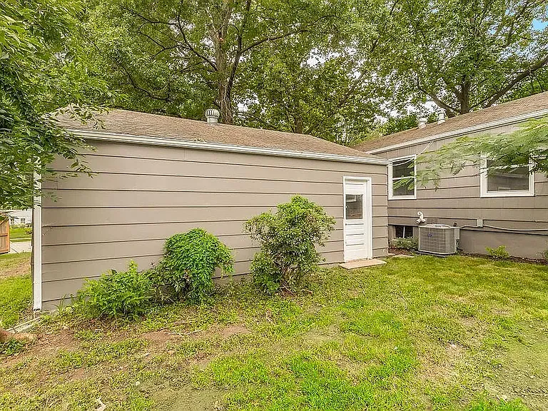 6943 Outlook St — Photo 24