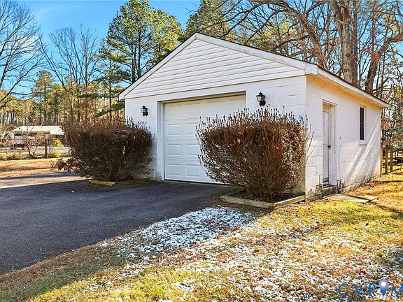 3rd image of 11551 Edinburgh Rd