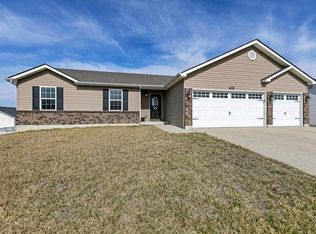 419 Pearl Creek Dr, Wentzville, MO 63385