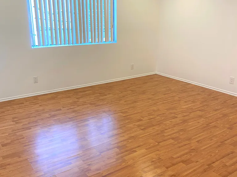 5246 Agnes Ave #204 — Photo 14