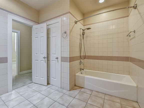 5th image of 2309 Harborside Dr #203