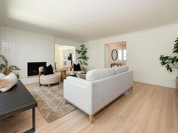 5th image of 2769 Bromley Dr