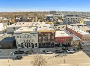 221 E Front St APT 4, Bloomington, IL 61701