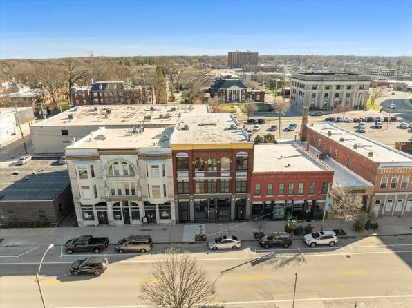 221 E Front St APT 4, Bloomington, IL 61701