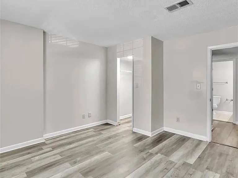 6900 Roswell Rd #10Q — Photo 9