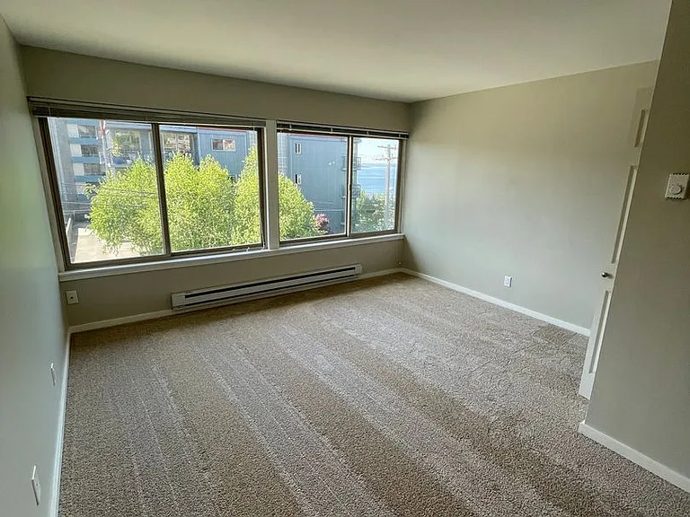 Mercer Crest Apartments — Photo 21