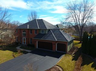 404 Gateshead Dr, Naperville, IL 60565