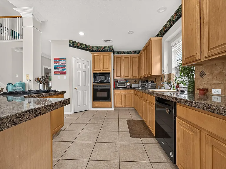 214 Kentwood Ridge Ct — Photo 13
