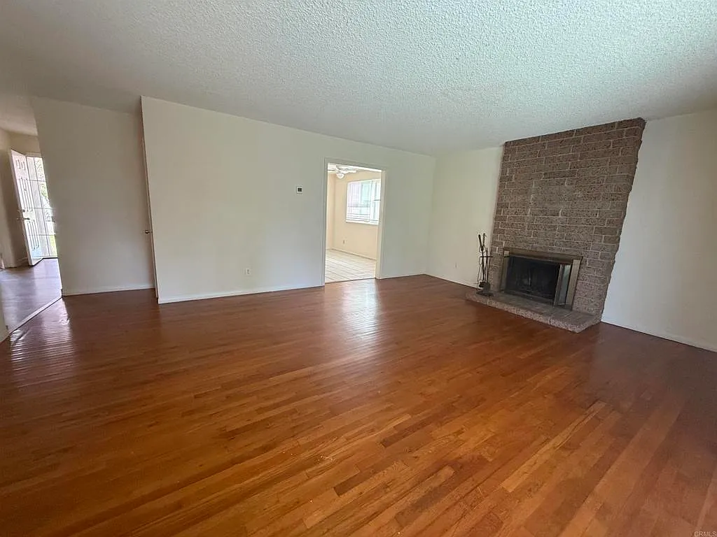 4 bed, 1434 sqft, $4,650 — Photo 4