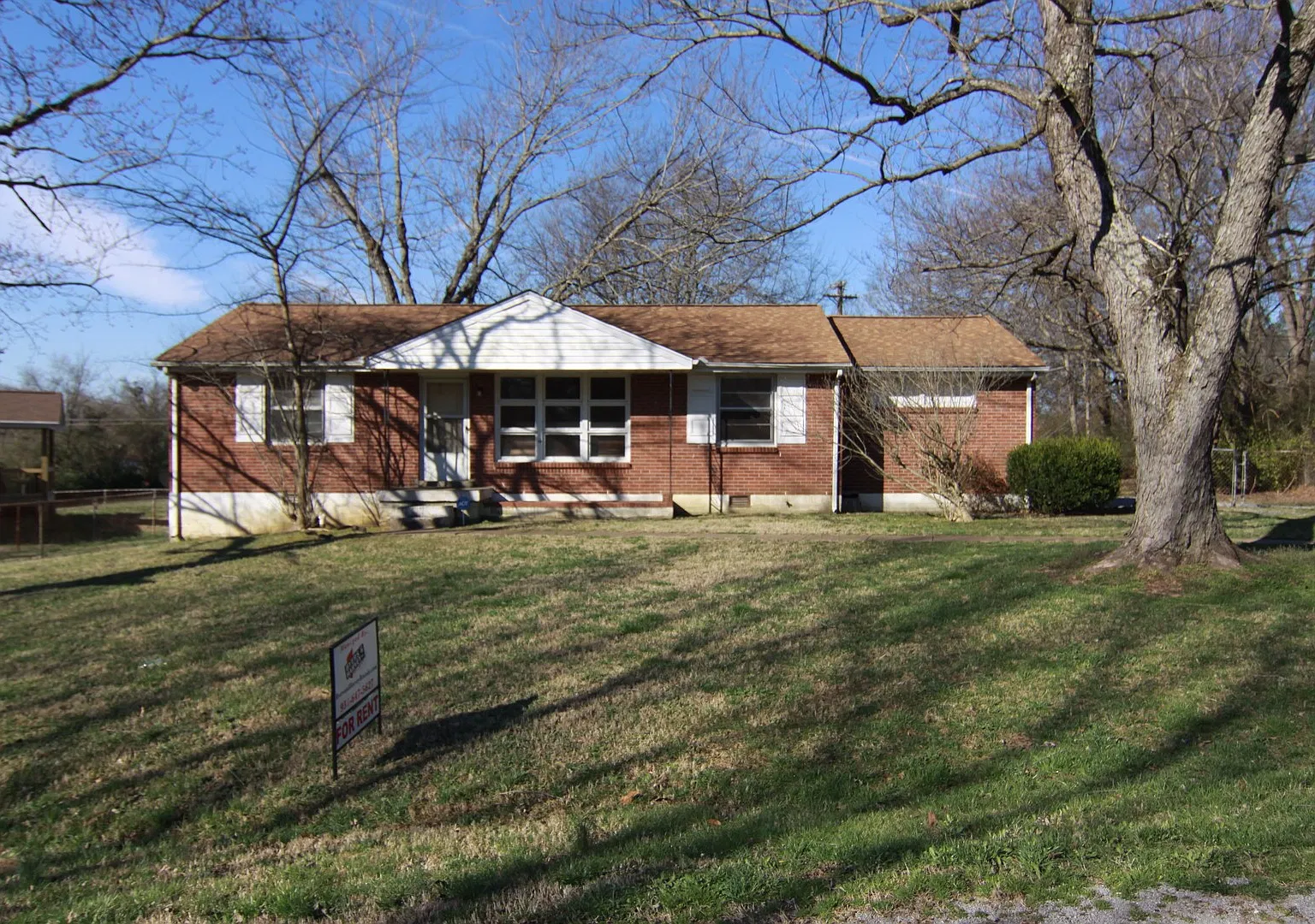 3 Bedroom Home in the Dalewood subdivision For Rent! — Photo 1