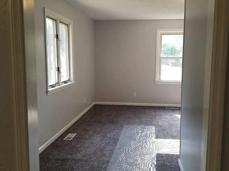 50 Home St — Photo 18