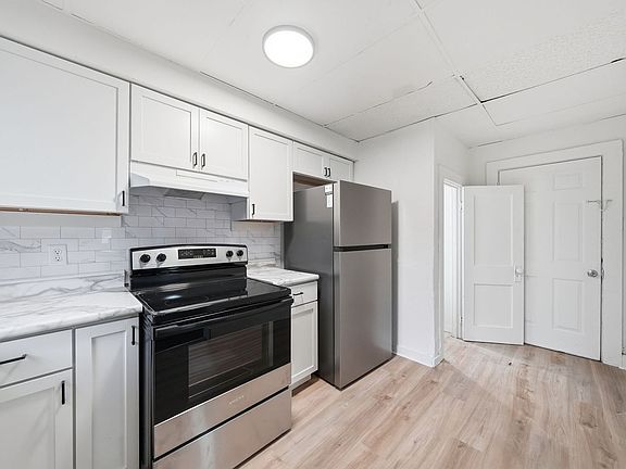 4th image of 1211 Emily St