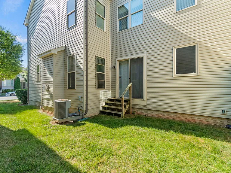 20617 Exchange St — Photo 31