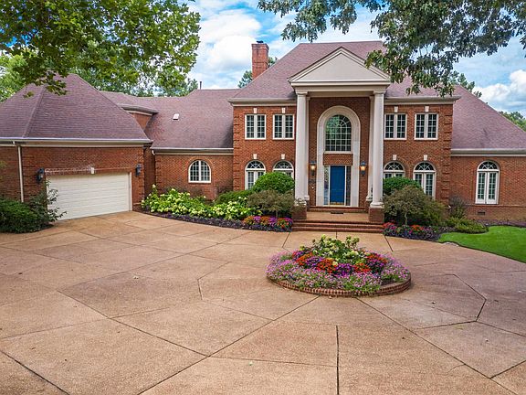 2nd image of 8596 The Island At Southwind Dr