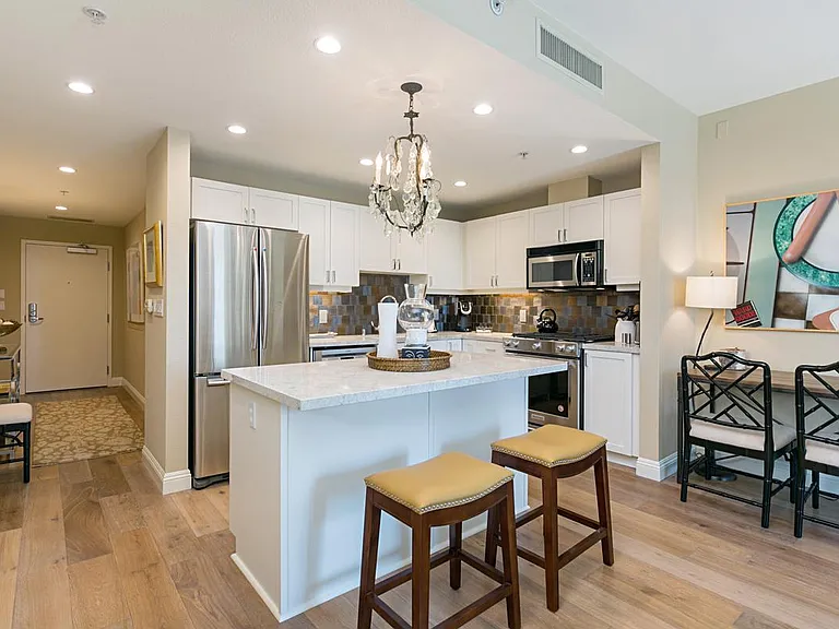 1240 India St #402 — Photo 3