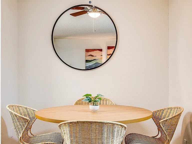Comfortable Apartment Dining Space | Mira Vista Hills Apartments | Apartments for rent in Antioch, CA