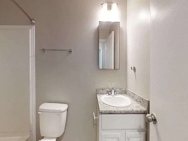 Willow Bend Apartments — Photo 19