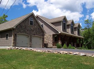 202 Gap View Dr, Long Pond, PA 18334