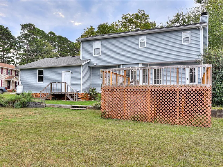 202 Holden Dr — Photo 33