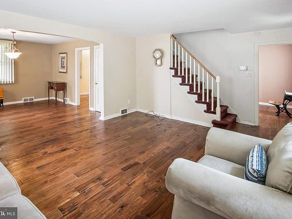 5th image of 752 Kedron Ave