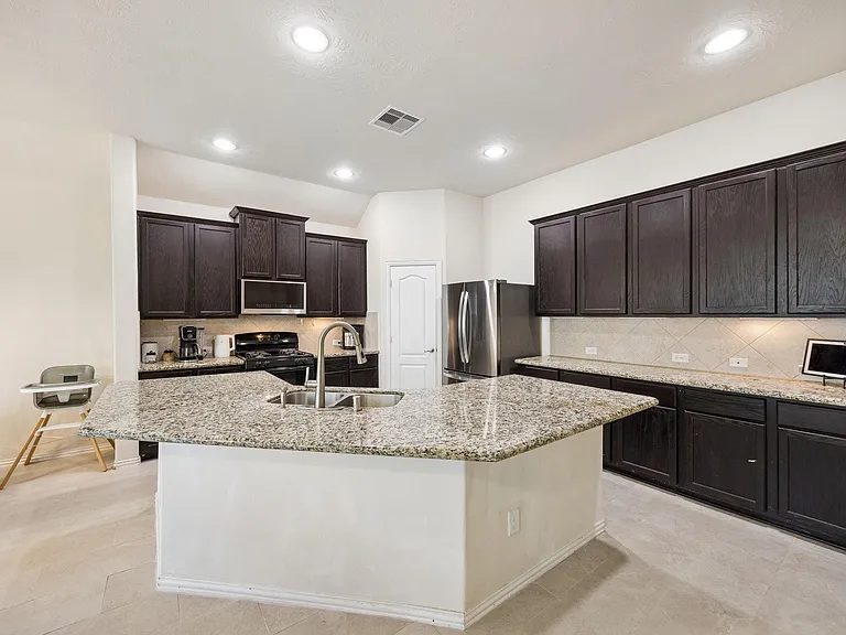 24631 Forest Hiker Ct — Photo 9