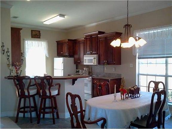 Dining/Kitchen