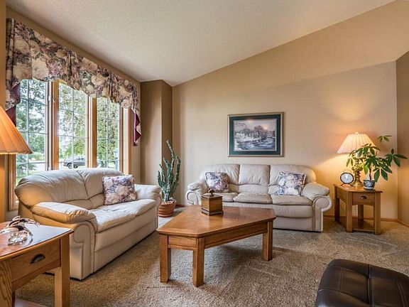 4th image of 2934 Meadow Brook Dr
