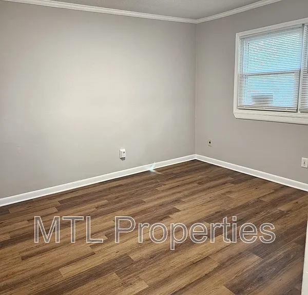 1248 Grove Park Ln #1 — Photo 5