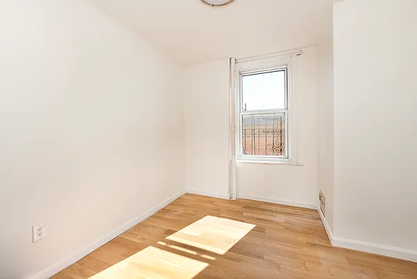 Rented by Bold New York | media 17