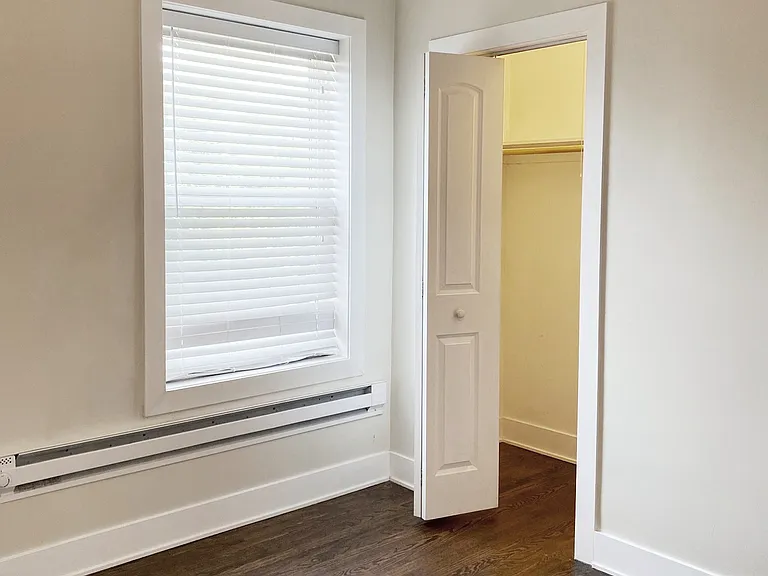 4218 N Clark St #2 — Photo 9