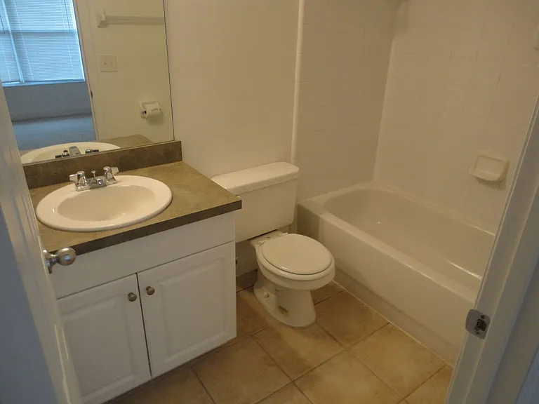 2636 SW 35th Pl #8 — Photo 6